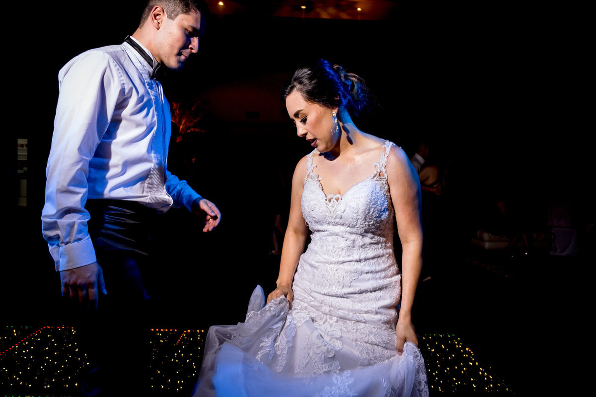 Festa de casamento; casamento evangélico; fotógrafo de casamento; noivos dançando; Caxias do Sul; 