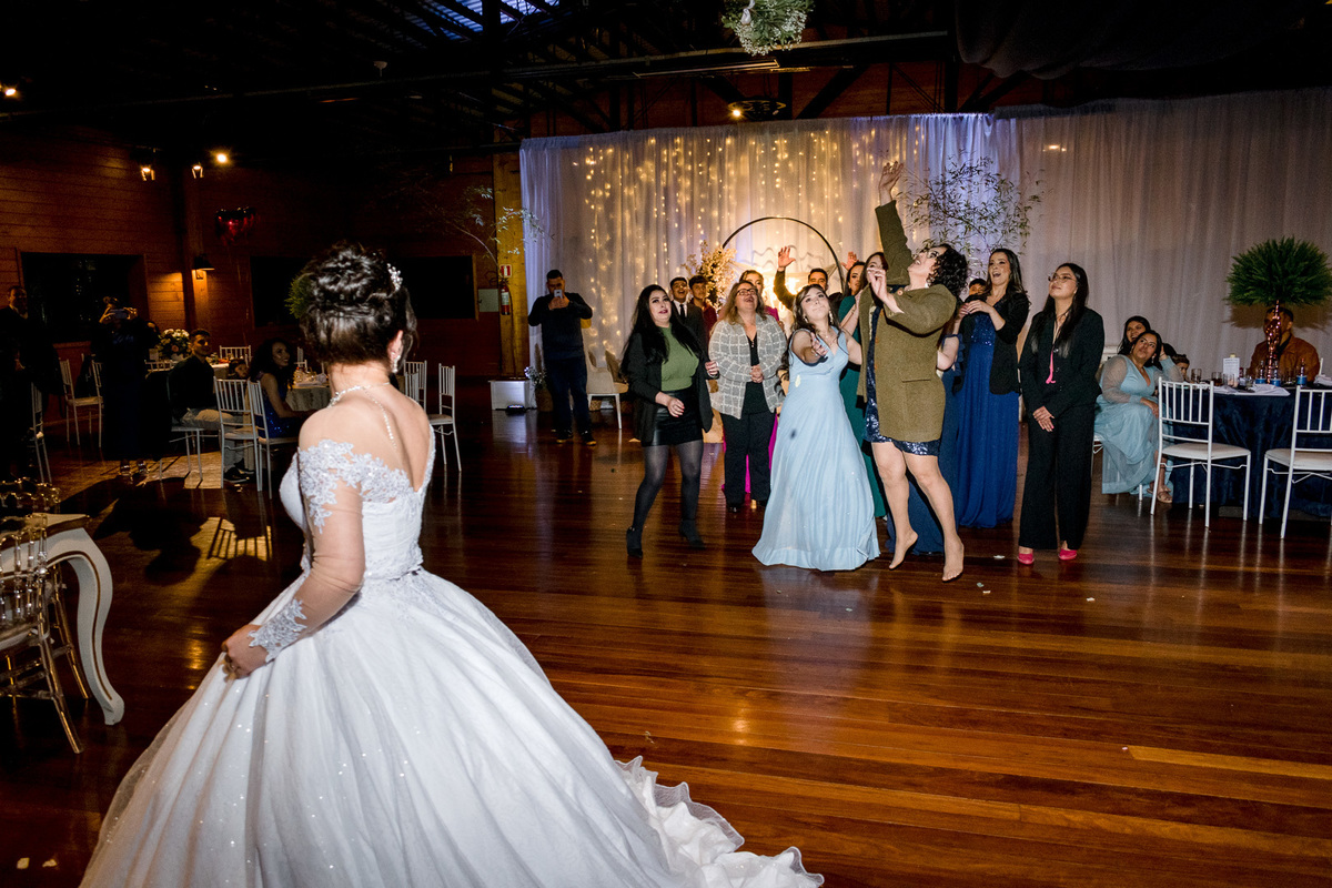 arremesso do buquê da noiva; 