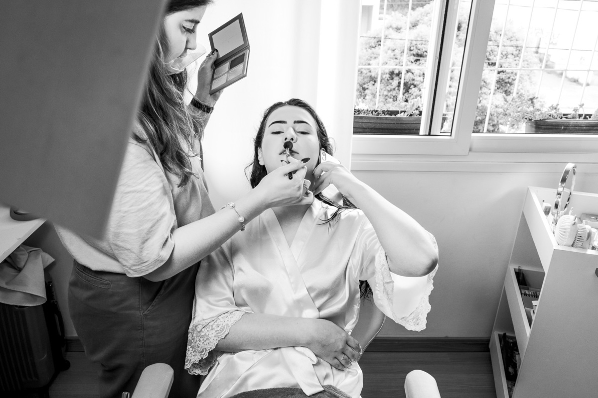 noiva no spa; noiva na janela; dia da noiva; fotógrafo de casamento; Espaço Reissner; make da noiva; 