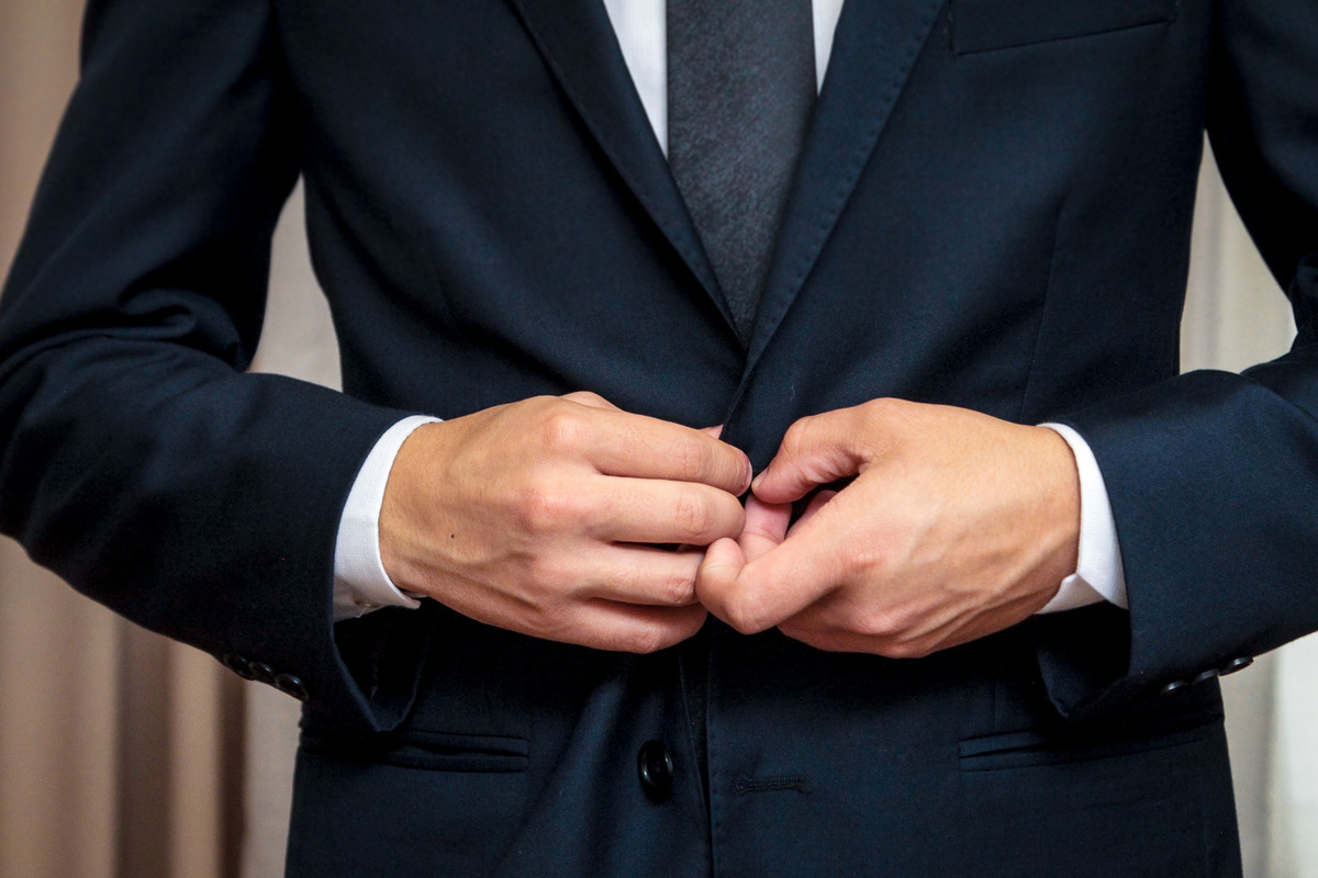 dia do noivo; hotel Intercity; fotógrafo de casamentos; terno do noivo; retrato do noivo