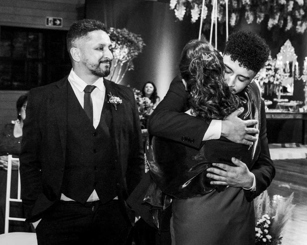 entrada do noivo com os pais; Fundação Marcopolo Sede Recreativa;