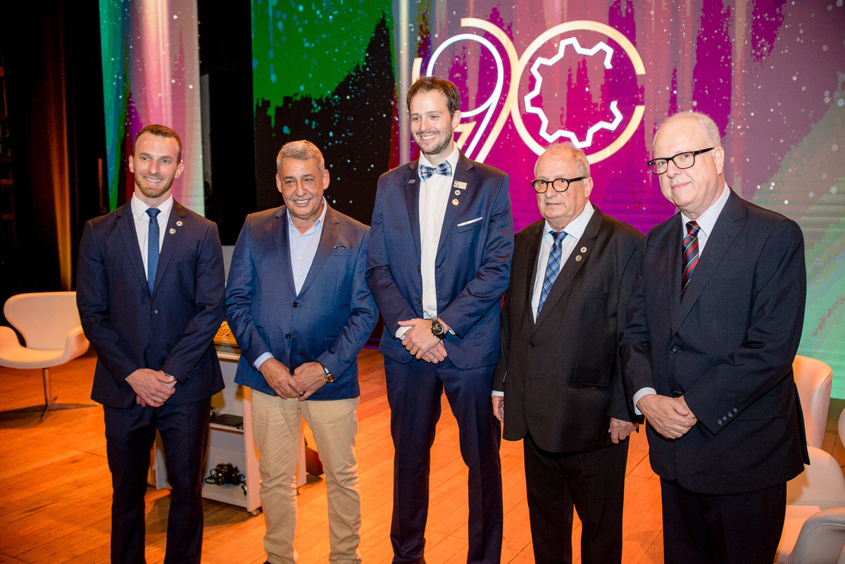 PREMIO ENGENHEIRO DO ANO 2024; SOCIEDADE DE ENGENHARIA DO RS; SENGS, CREA-RS; THEATRO SÃO PEDRO; SEBASTIÃO MELO; RAFAEL SACCHI; SICEPOT RS