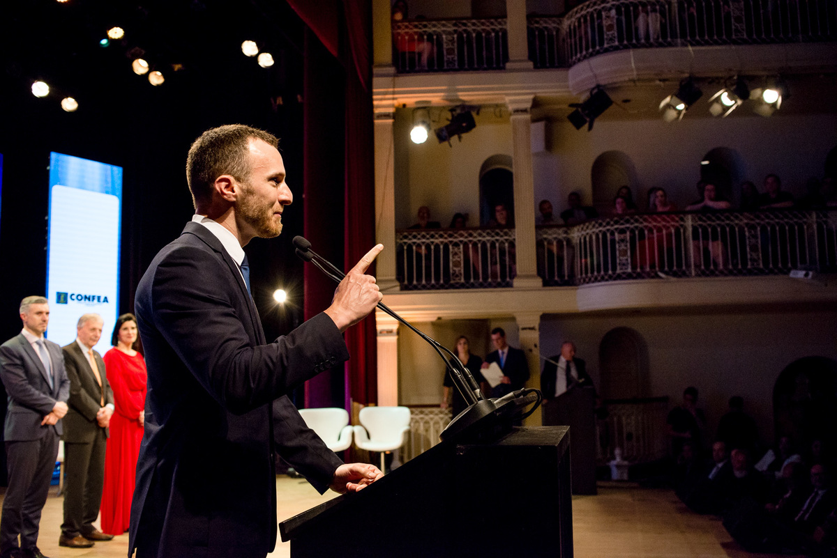 PREMIO ENGENHEIRO DO ANO 2024; SOCIEDADE DE ENGENHARIA DO RS; SENGS, CREA-RS; THEATRO SÃO PEDRO; RAFAEL SACCHI; MAURÍCIO LOSS; DEMAE