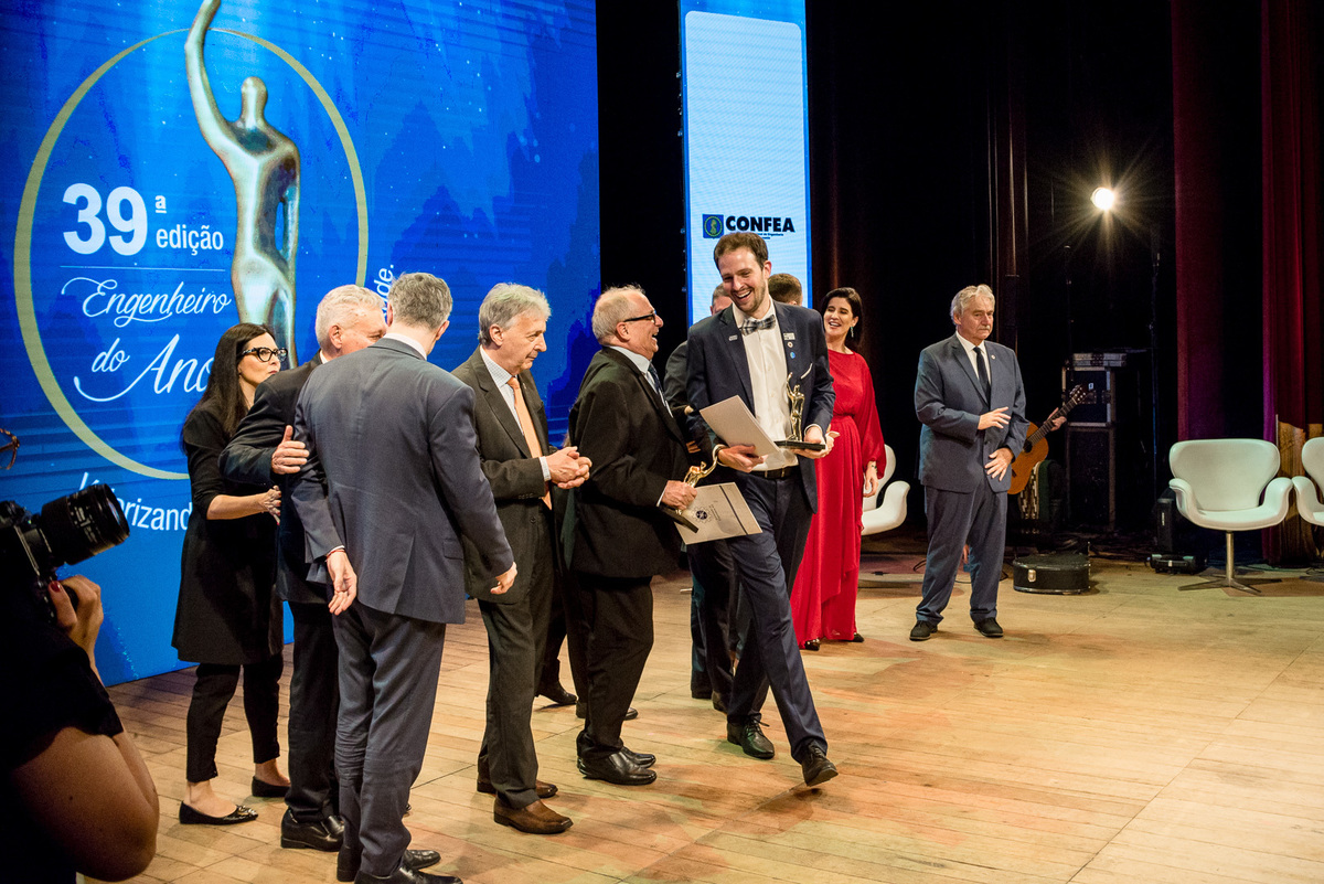 PREMIO ENGENHEIRO DO ANO 2024; SOCIEDADE DE ENGENHARIA DO RS; SENGS, CREA-RS; THEATRO SÃO PEDRO; RAFAEL SACCHI; MAURÍCIO LOSS; NANCY WALTER;