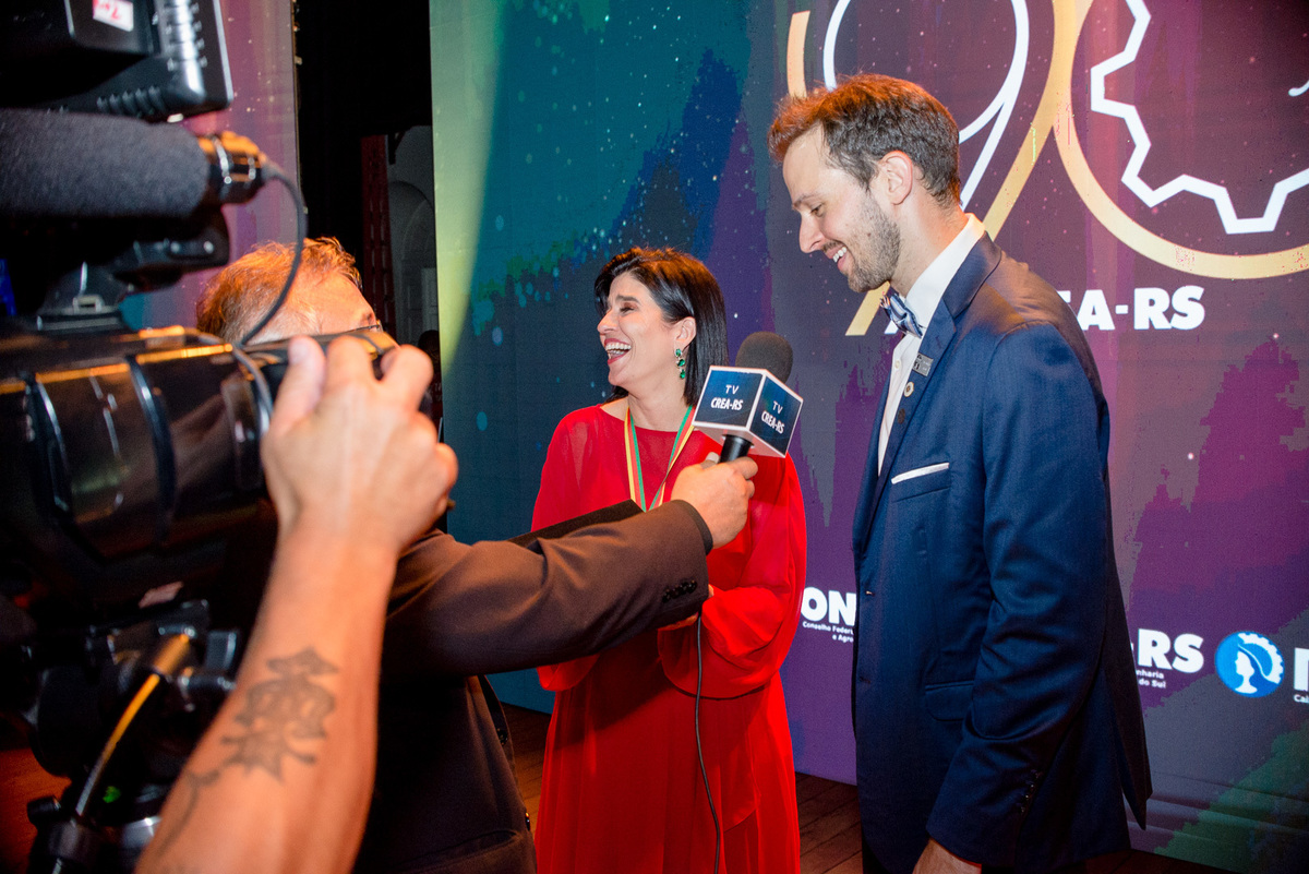 PREMIO ENGENHEIRO DO ANO 2024; SOCIEDADE DE ENGENHARIA DO RS; SENGS, CREA-RS; THEATRO SÃO PEDRO; RAFAEL SACCHI; NANCY WALTER; 