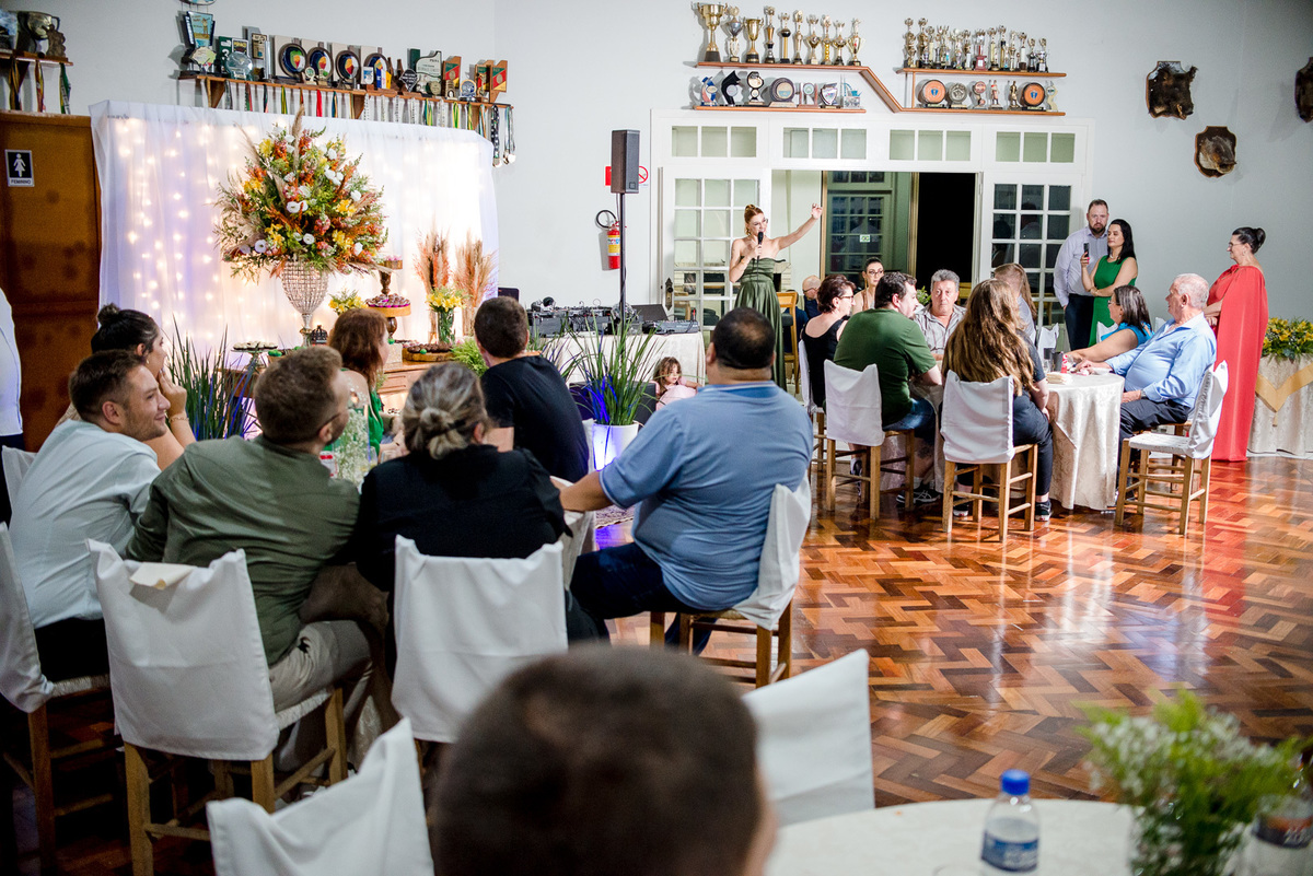 formanda, formatura de medicina; medicina; fotografia de formatura; fotógrafo caxias do sul e farroupilha; ensaio formatura; festa de formatura; convidados; discurso; 