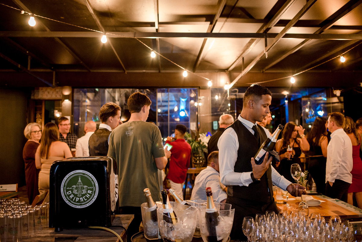 rocca garden; garçom; champagne; espumante; chandon;