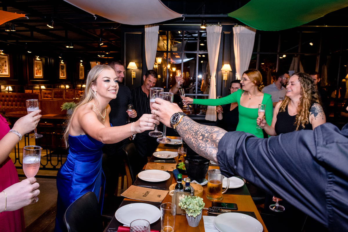 blauth bier; arquitetura; formatura; vestido azul; loira linda; recepção de formatura; fotógrafo de formatura; Farroupilha; 