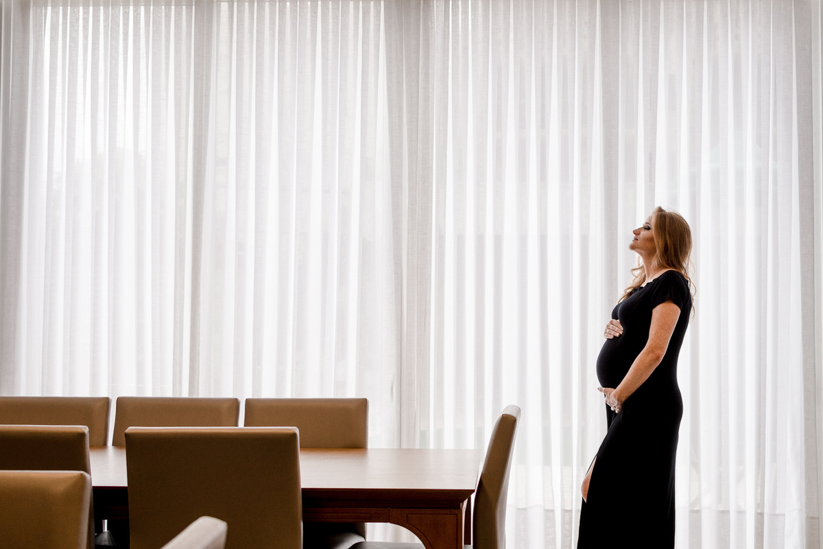 gestante linda; ensaio gestante; gestante; gestante elegante; gestante chique; fotógrafo de gestante; família elegante; alto padrão; família feliz; 