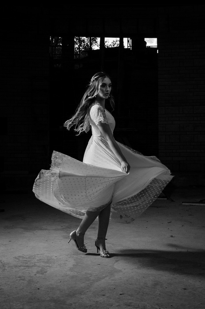 noiva elegante; buque de noiva; casamento; caxias do sul; vinícola; noivas; vestido de noiva; fotógrafo de casamento;