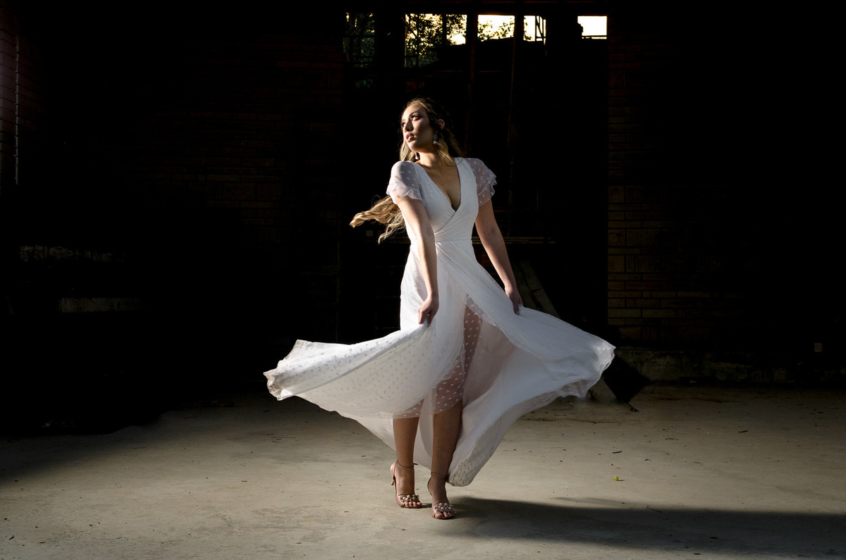 noiva elegante; buque de noiva; casamento; caxias do sul; vinícola; noivas; vestido de noiva; fotógrafo de casamento;