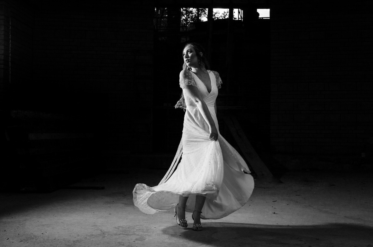 noiva elegante; buque de noiva; casamento; caxias do sul; vinícola; noivas; vestido de noiva; fotógrafo de casamento;