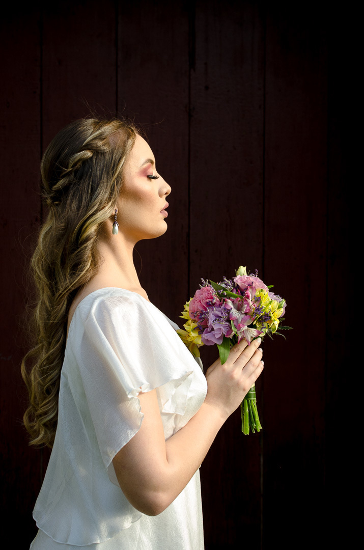 noiva elegante; buque de noiva; casamento; caxias do sul; vinícola; noivas; vestido de noiva; fotógrafo de casamento;