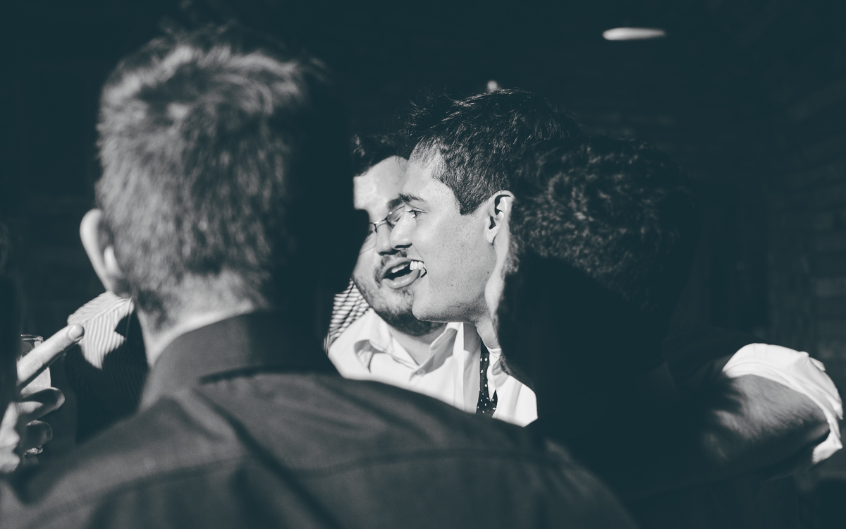 amigos abraço festa de formatura