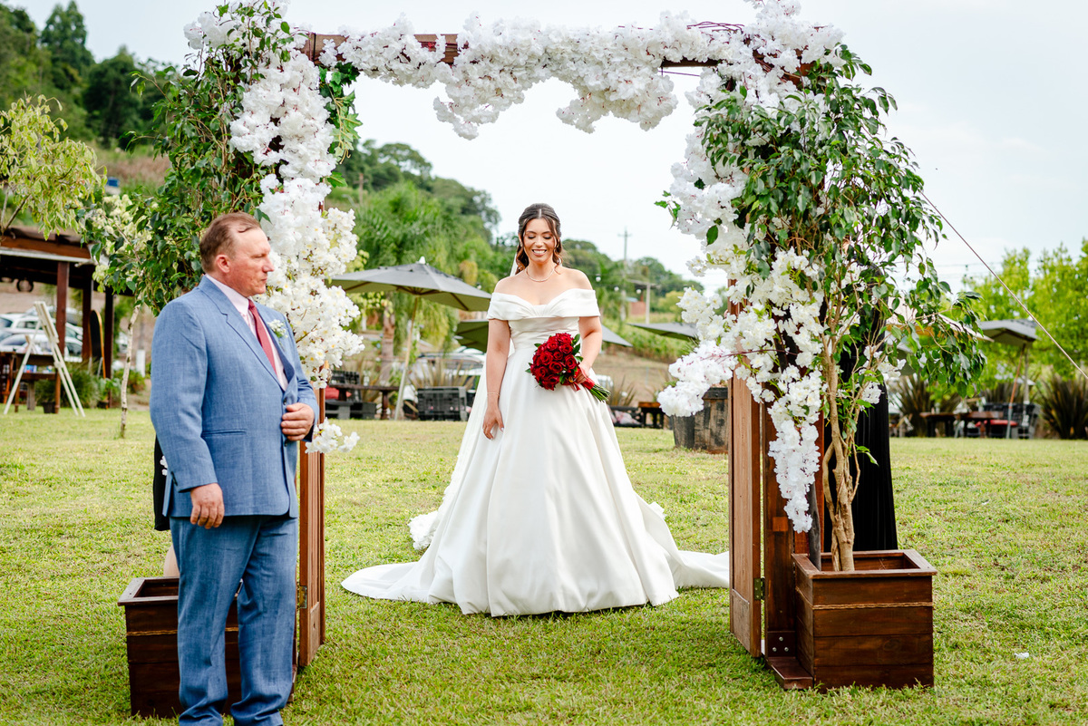 CerimonialistaTatiana Scheibel; noiva com o pai; casamento serra gaúcha; 