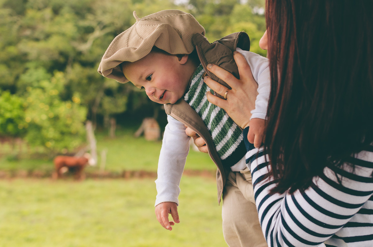 criança no campo família RS