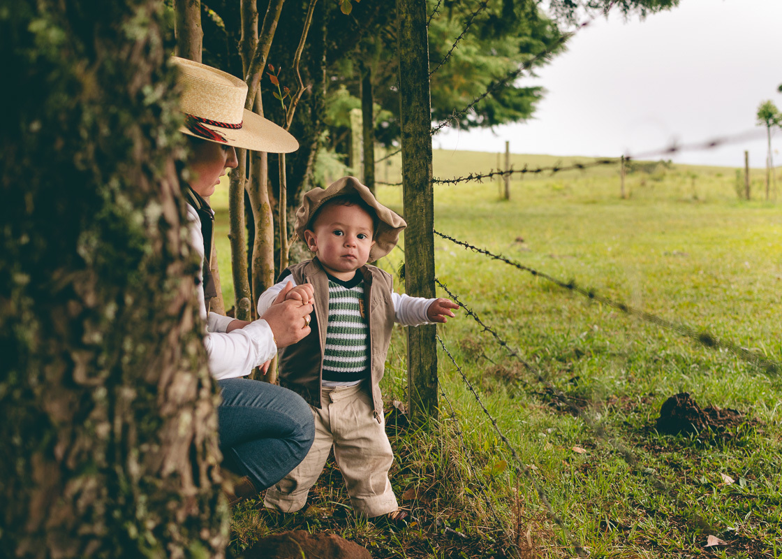 criança no campo família RS