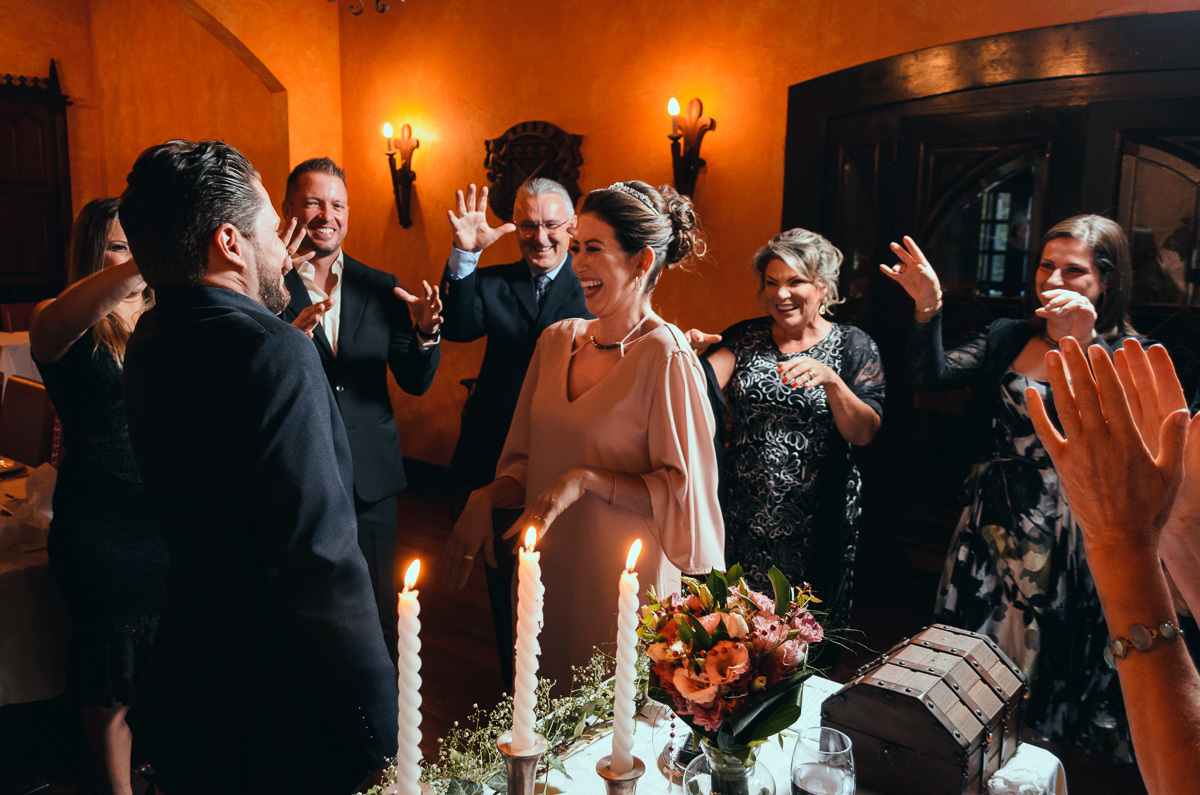 Chateau Lacave, fotografo Caxias do Sul, Casamentos, Diego Fotografias, castelo, noivos, noiva, carro antigo, f1000, casamento de dia, barril, vinícola