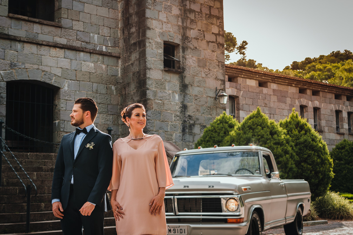 Chateau Lacave, fotografo Caxias do Sul, Casamentos, Diego Fotografias, castelo, noivos, noiva, carro antigo, f1000, casamento de dia