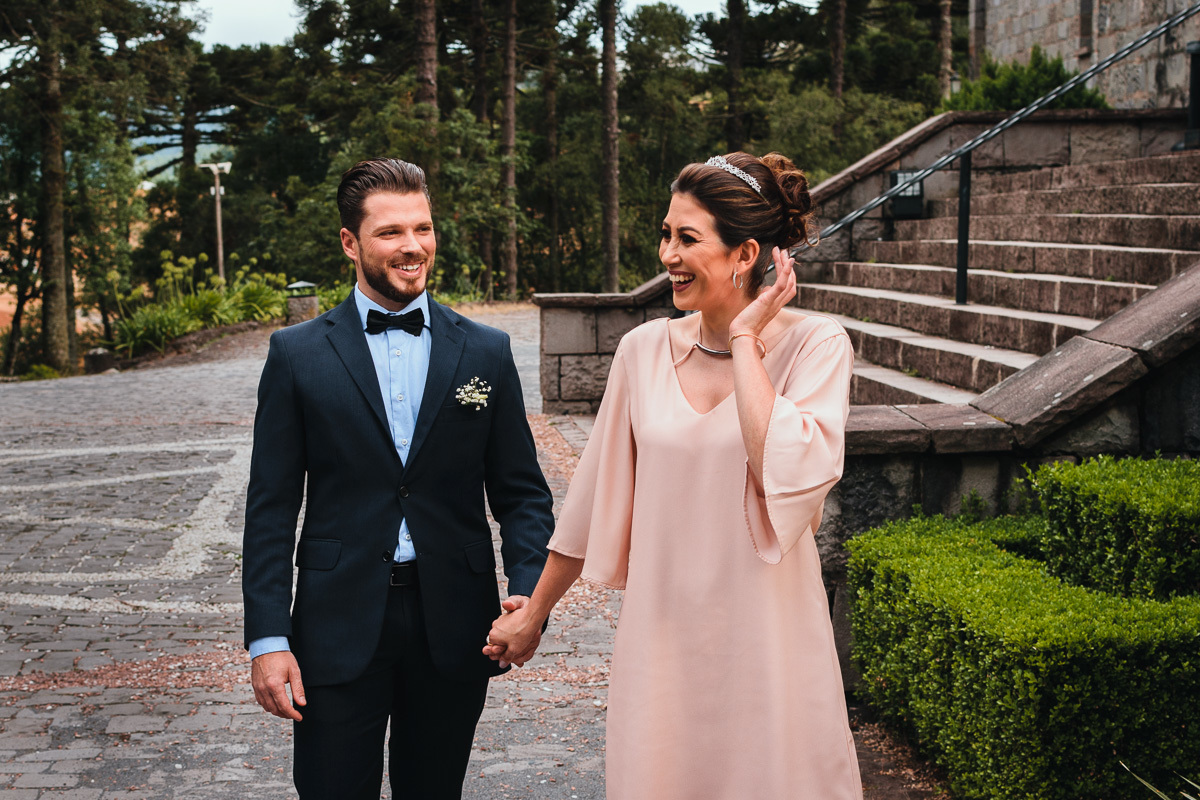 Chateau Lacave, fotografo Caxias do Sul, Casamentos, Diego Fotografias, castelo, noivos, noiva, carro antigo, casamento de dia