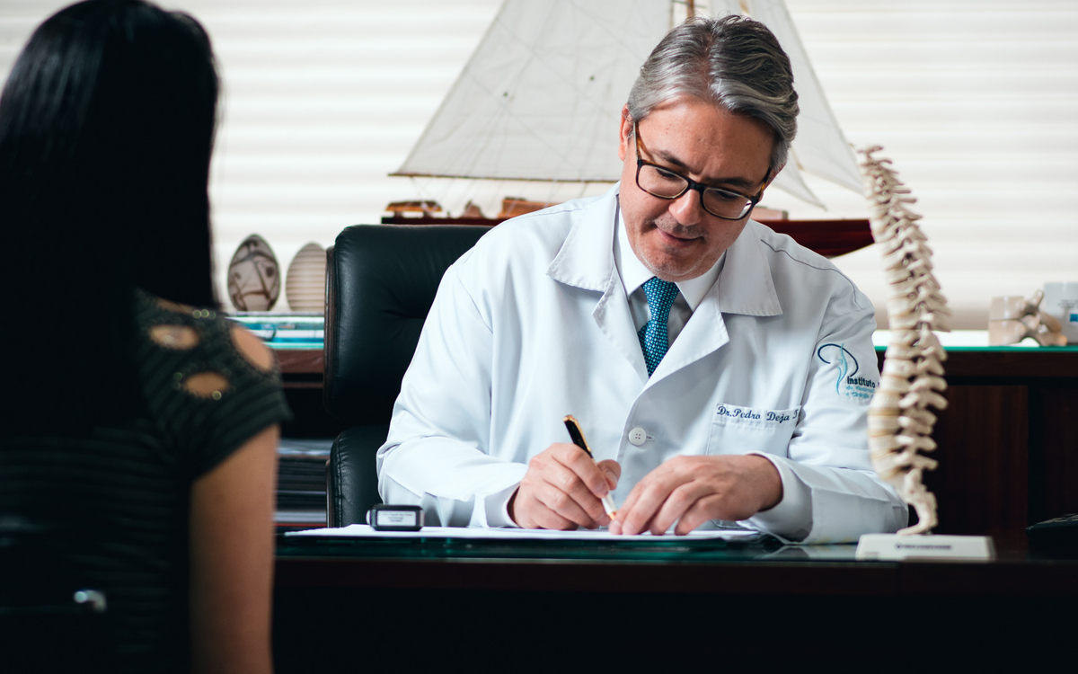 retratos médico, retratos fisioterapeuta, instituto paulistano de neurocirurgia e cirurgia da coluna vertebral, consulta médica