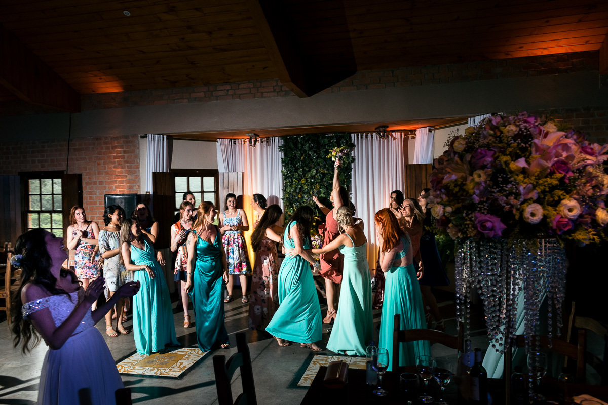 casamento diurno, casamento boho chique, casar de dia, fotógrafo de casamento, ana dotto atelier, festa de casamento, buquê da noiva, arremesso do buquê