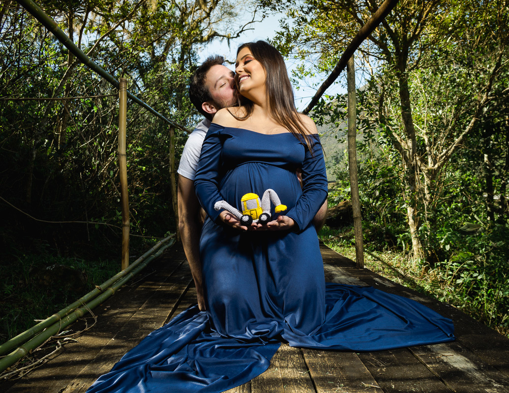 gestante, ensaio gestante, fotos de gestante, vestido azul gestante, cachoeira dos borges, ensaio gestante, cabanas, gestante, trip advisor, decolar, booking, fotógrafo de gestante