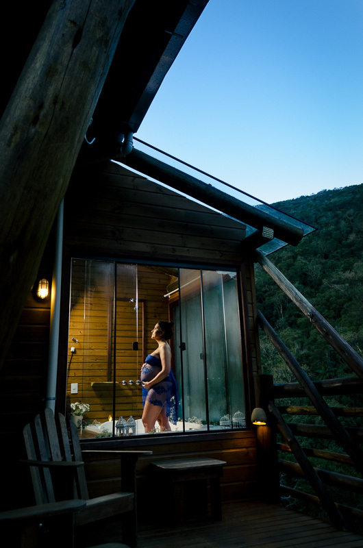 gestante, ensaio gestante, fotos de gestante, vestido azul gestante, cachoeira dos borges, ensaio gestante, cabanas, gestante, trip advisor, decolar, booking, fotógrafo de gestante, jacuzzi gestante, banheira gestante