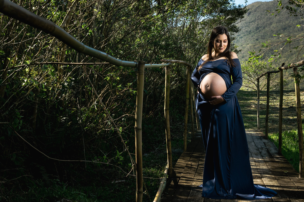 gestante, ensaio gestante, fotos de gestante, vestido azul gestante, cachoeira dos borges, ensaio gestante, cabanas, gestante, trip advisor, decolar, booking, fotógrafo de gestante,
