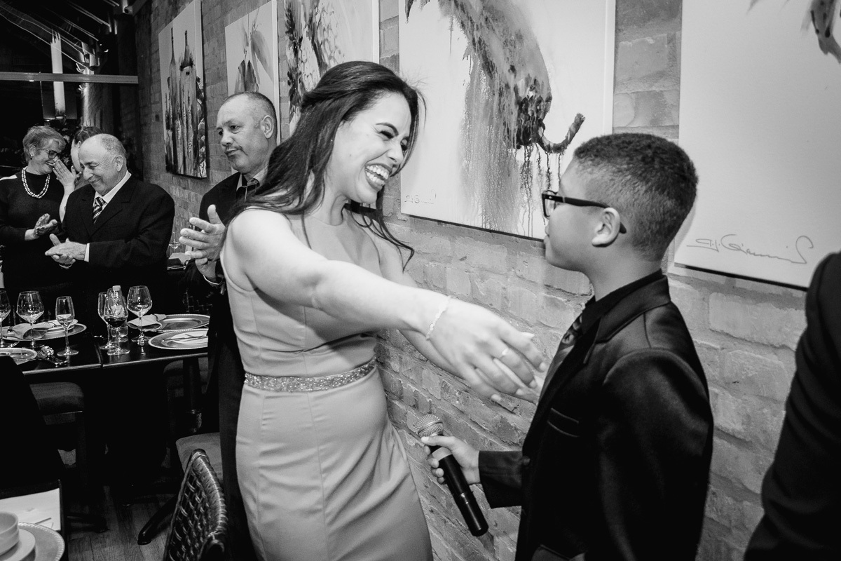 decoração, formatura, janta de formatura, criança em festa, fotógrafo criativo, diego fotografias, abraço, pai filha, irmão, 