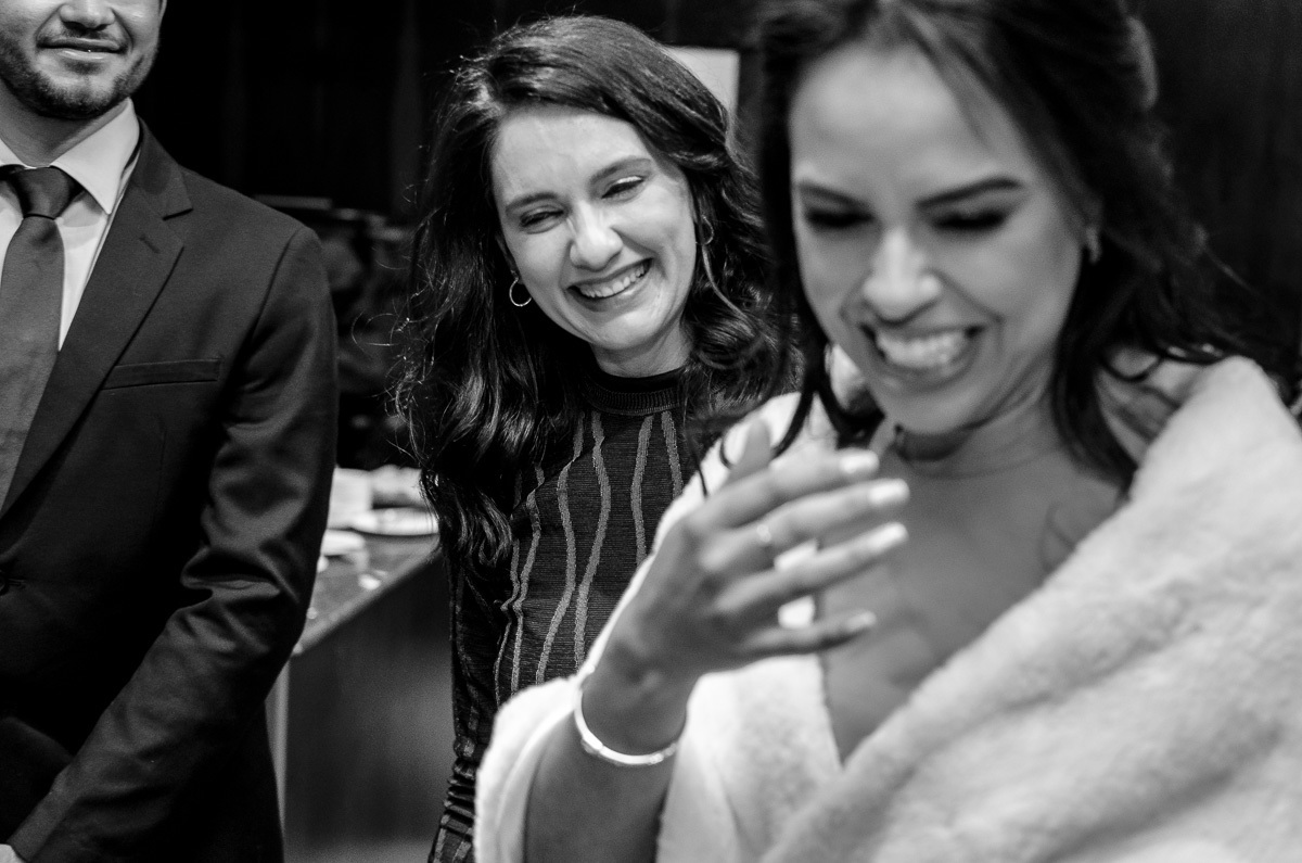 janta de formatura, medicina,  blue tree towers caxias do sul, espontâneo, fotógrafo de formatura, formatura, abraço, momento