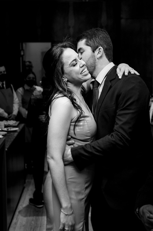 janta de formatura, medicina,  blue tree towers caxias do sul, espontâneo, fotógrafo de formatura, formatura, abraço, momento