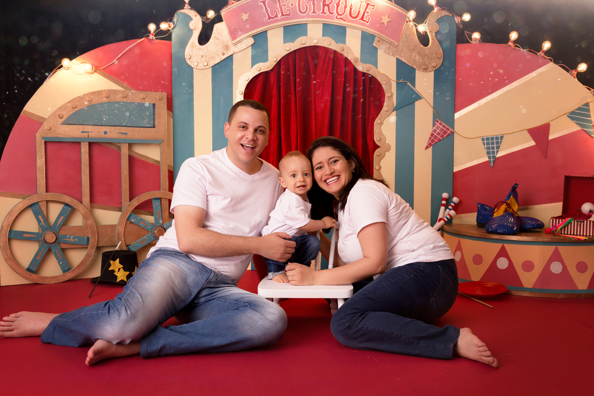 Ensaio Smash the Cake em Guarulhos - tema: Circo