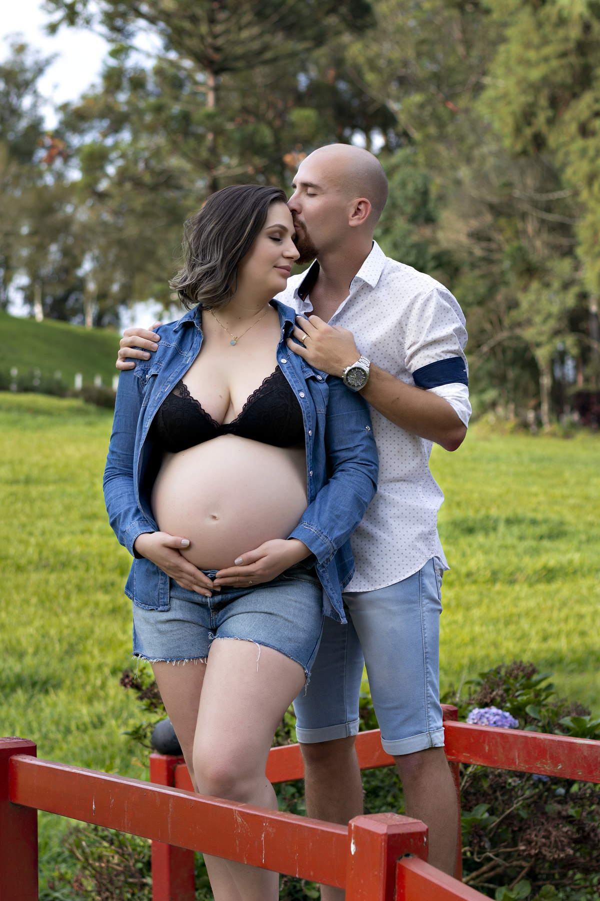 Ensaio lindo da gestante Fabi realizado em Ponta Grossa/PR clicks Karol Monarini - Estudio Olhos da Alma Fotografia
