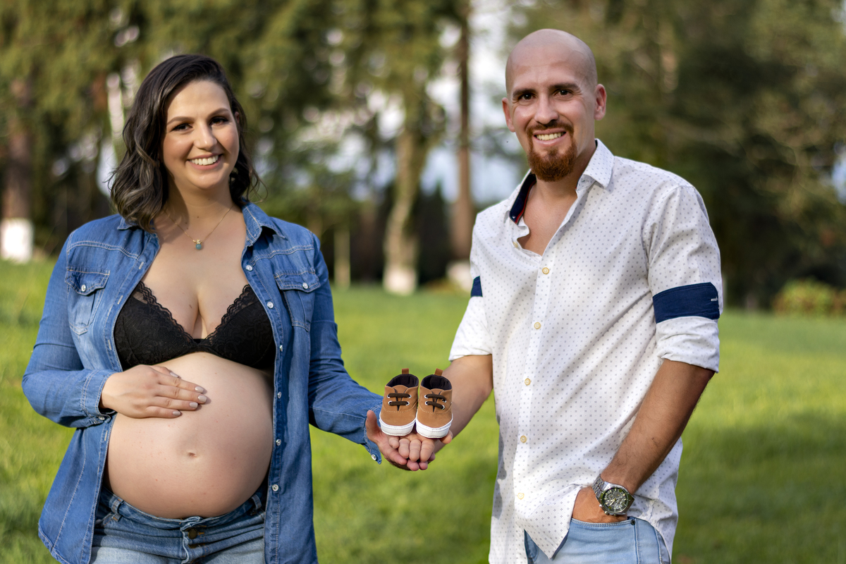 Ensaio lindo da gestante Fabi realizado em Ponta Grossa/PR clicks Karol Monarini - Estudio Olhos da Alma Fotografia