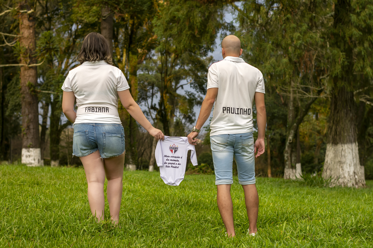 Ensaio lindo da gestante Fabi realizado em Ponta Grossa/PR clicks Karol Monarini - Estudio Olhos da Alma Fotografia