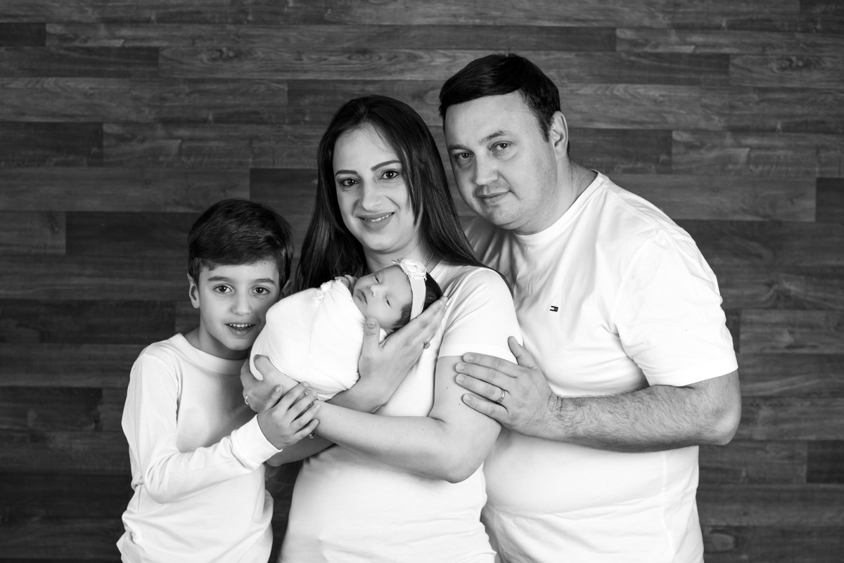 Newborn da Maria Carolina realizado na cidade de Ponta Grossa pela fotografa Karol Monarini do estúdio Olhos da Alma Fotografia