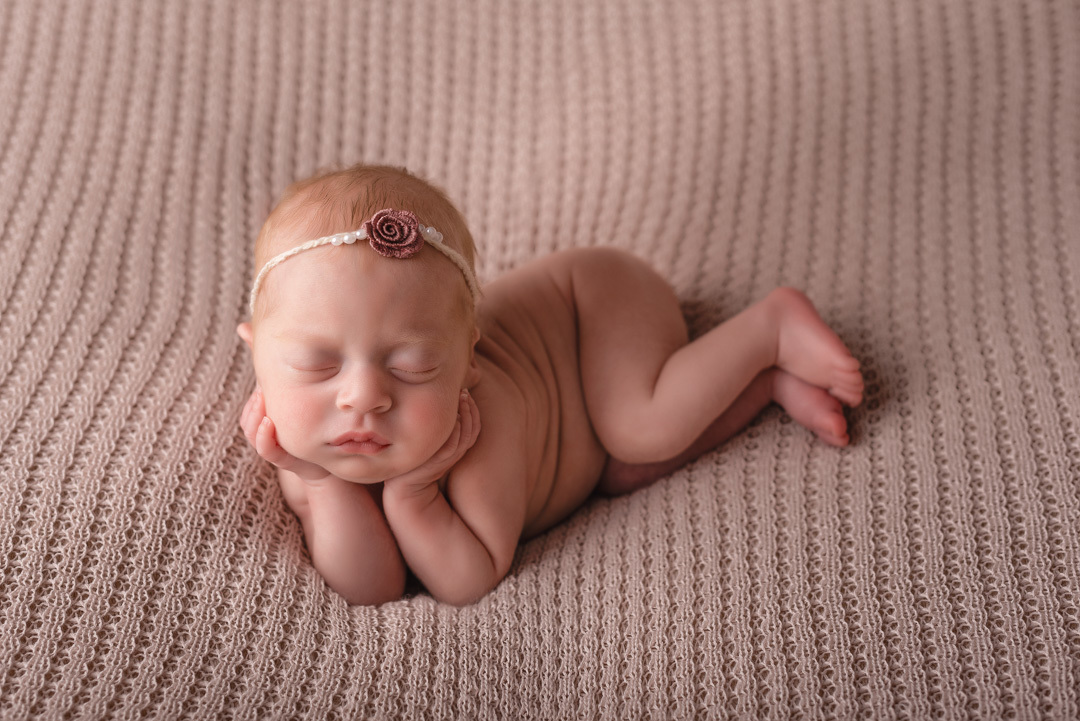 Newborn da Maya em Ponta Grossa/PR - Ensaio com 52 dias de vida