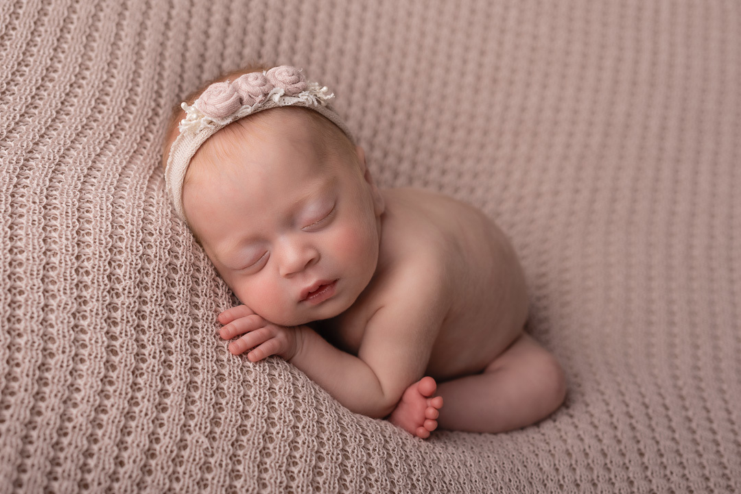 Newborn da Maya em Ponta Grossa/PR - Ensaio com 52 dias de vida