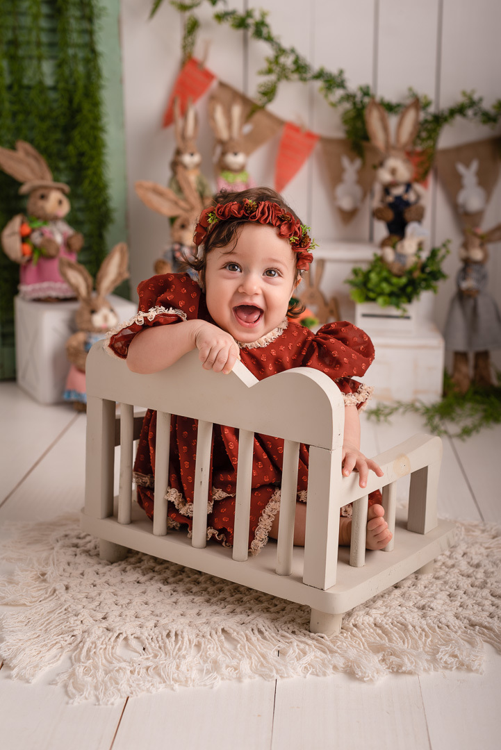 Você resiste a esse sorriso? Clarice 9 meses - Ensaio em estúdio Páscoa 2022 