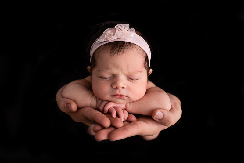 Mãos que amam - Ana Júlia 6 dias - Newborn - Ponta Grossa