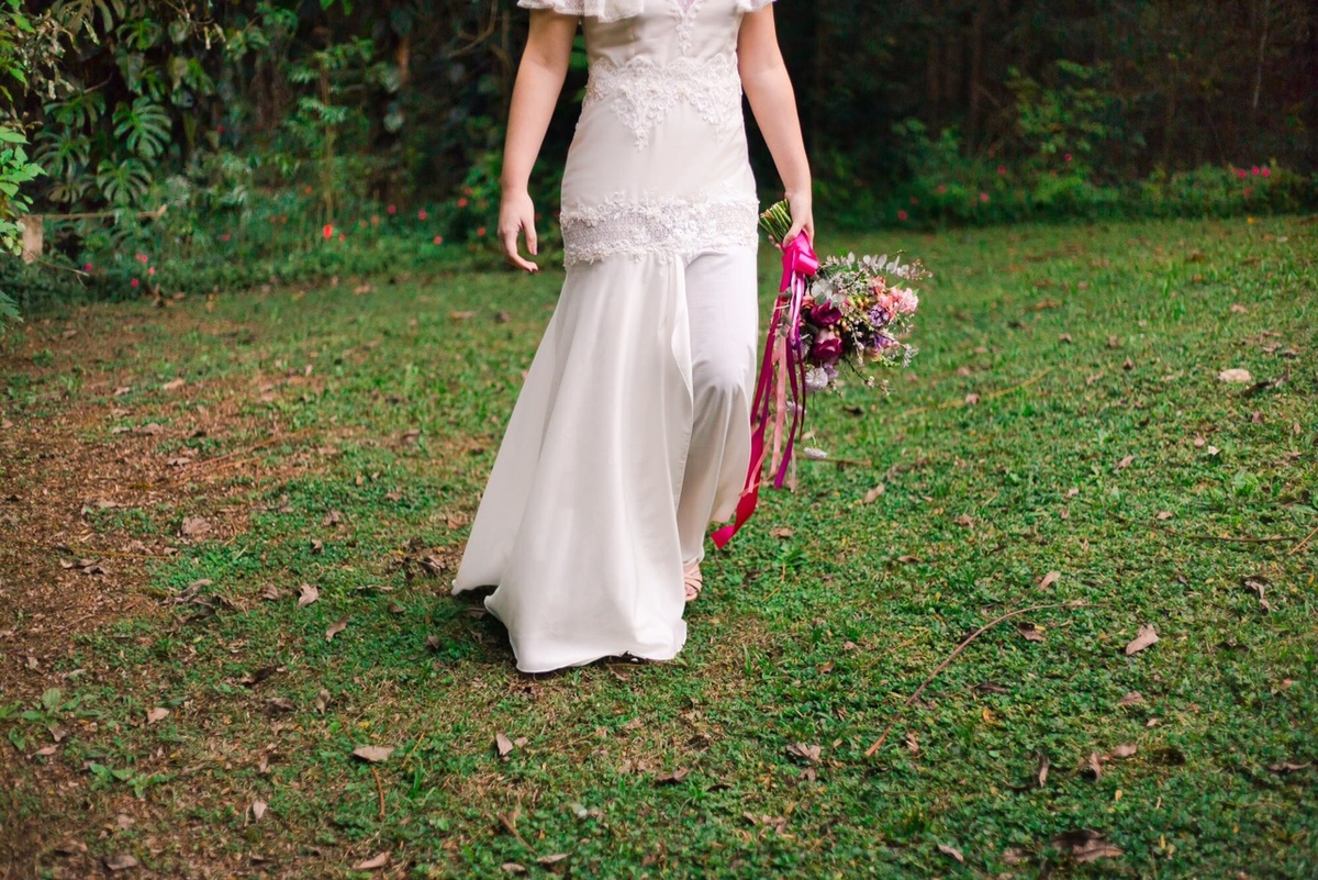 noivas em casamento no campo