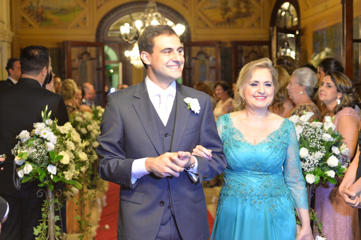 mãe do noivo vestido de renda bordado