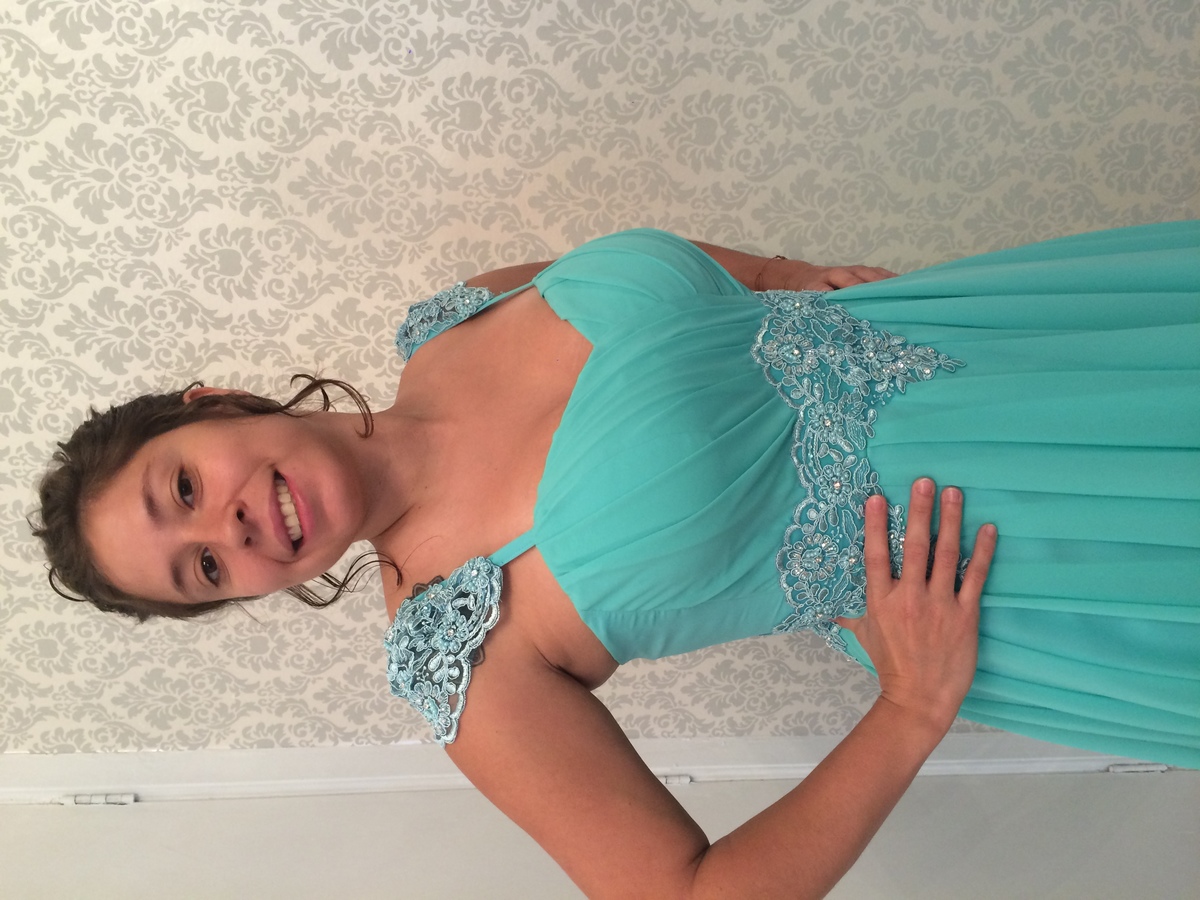 vestido de dama bordado