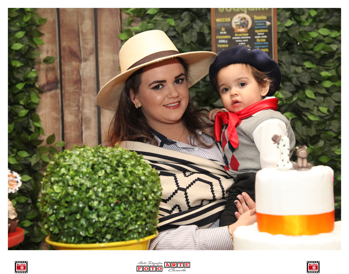 Joaquim com a mamãe Michele