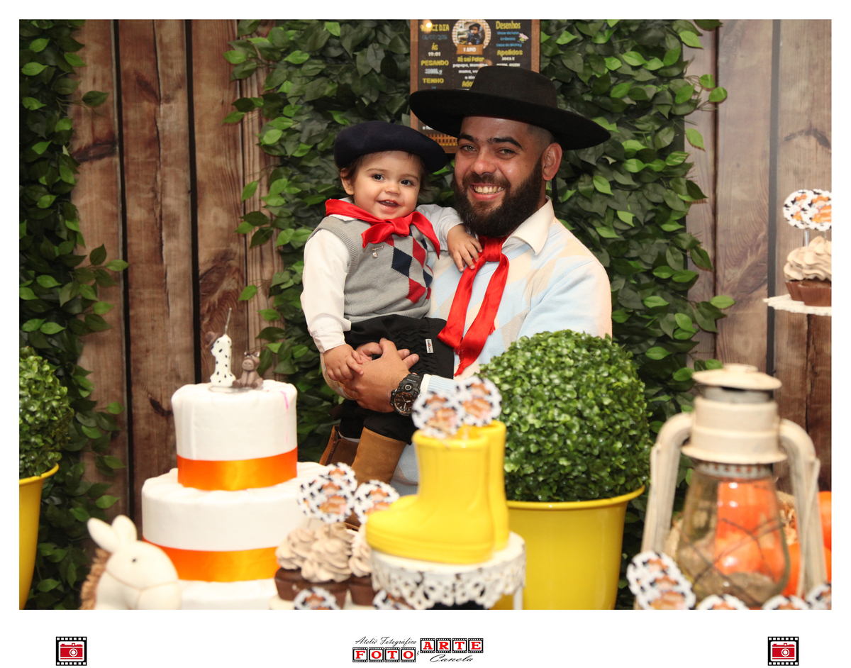 No colo do papai Maurício