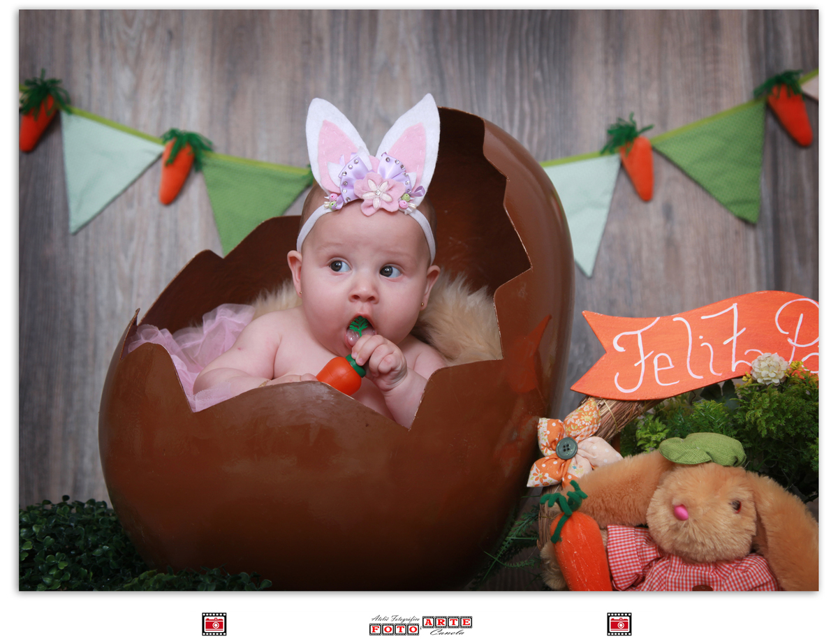 bebê no ovo chocolate