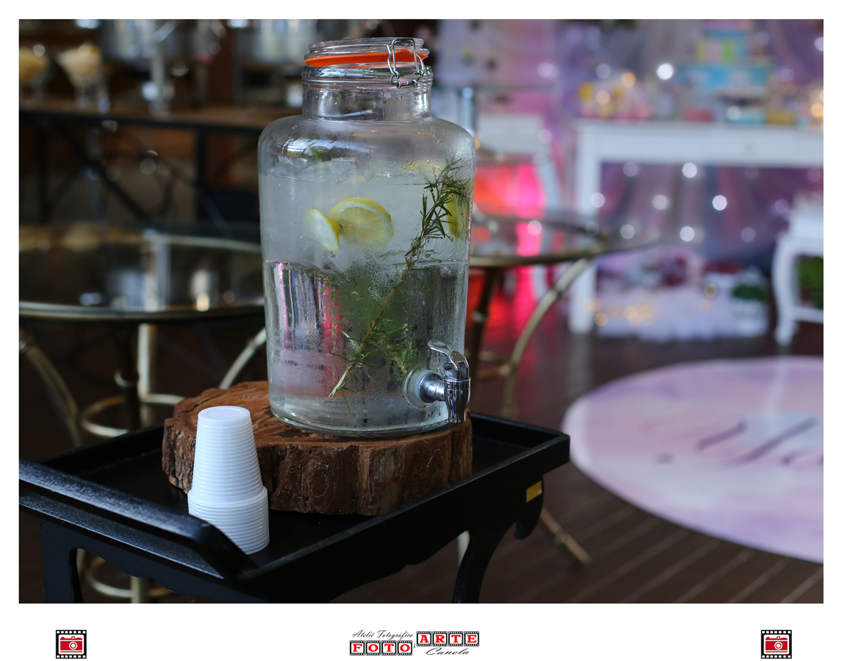 Detalhe Água Saborizada Em Suqueira