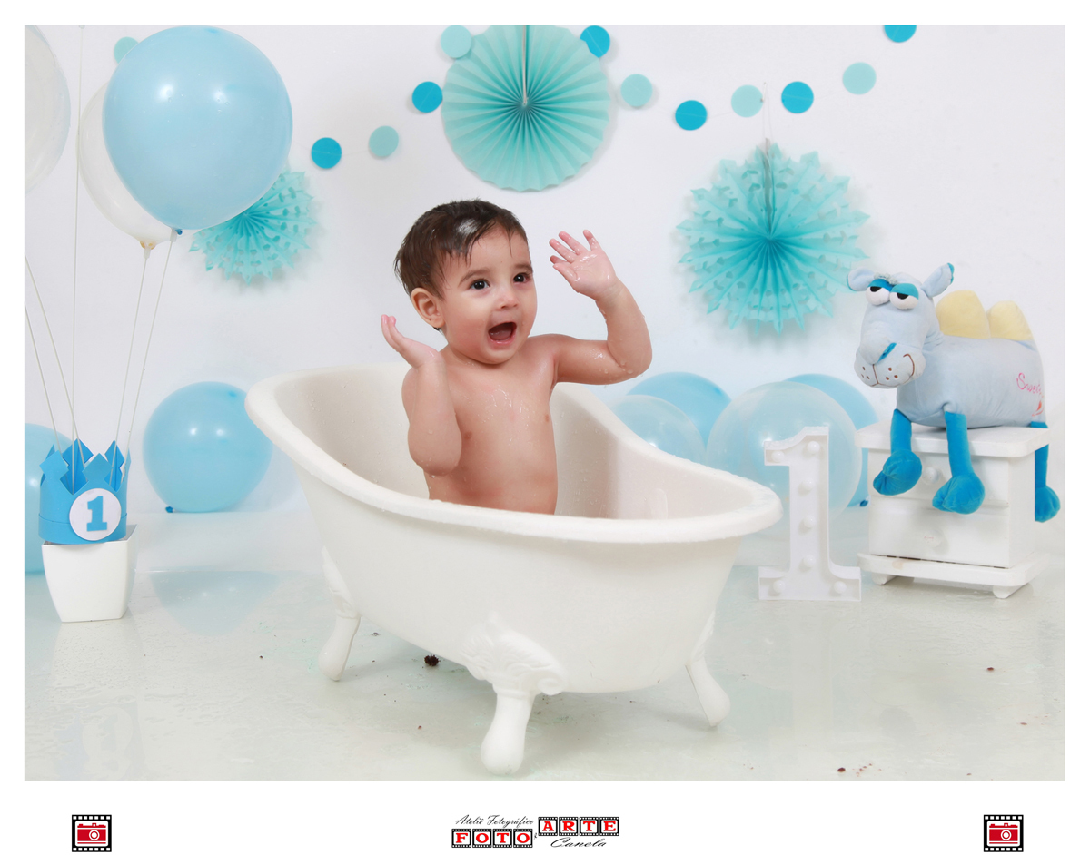 bebê na banheira 