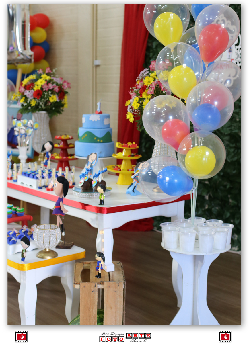 decoração  mesa principal com balões